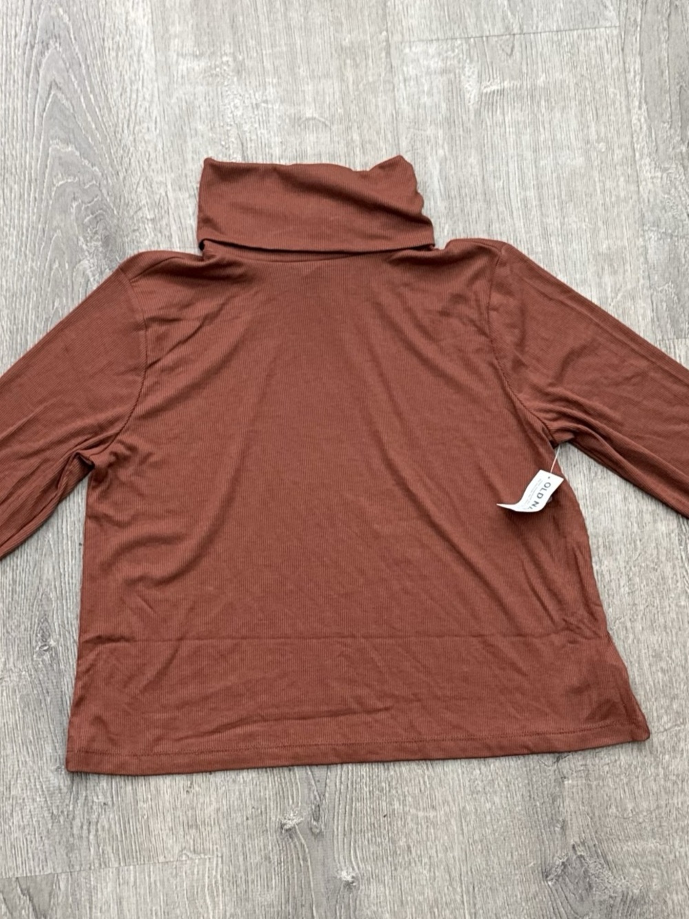 Old Navy Long Sleeve Turtleneck Top in Brown Size Medium NWT